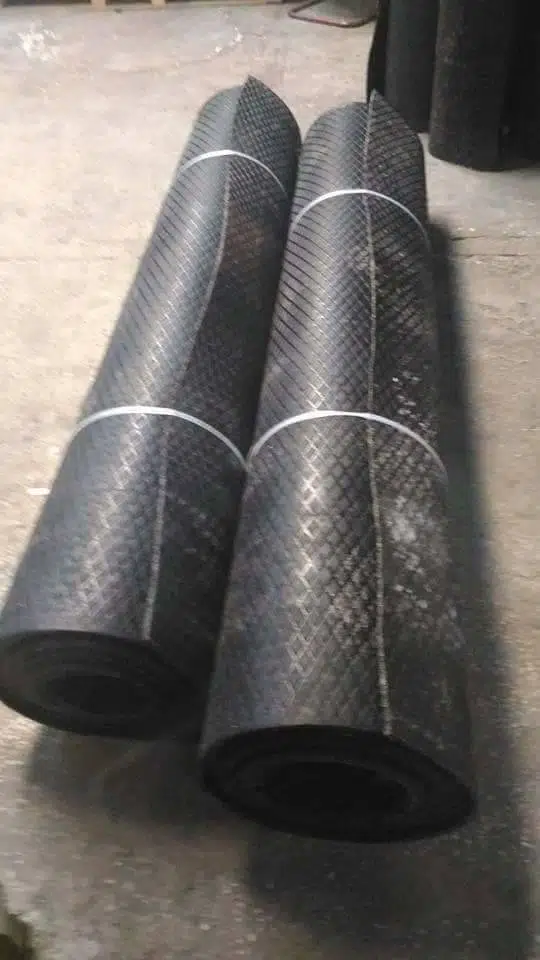 Kauçuk Hayvan Yatağı lastik 14 MM, pikap arkası lastik çok amaçlı lasitik 214 CM X 250 CM 