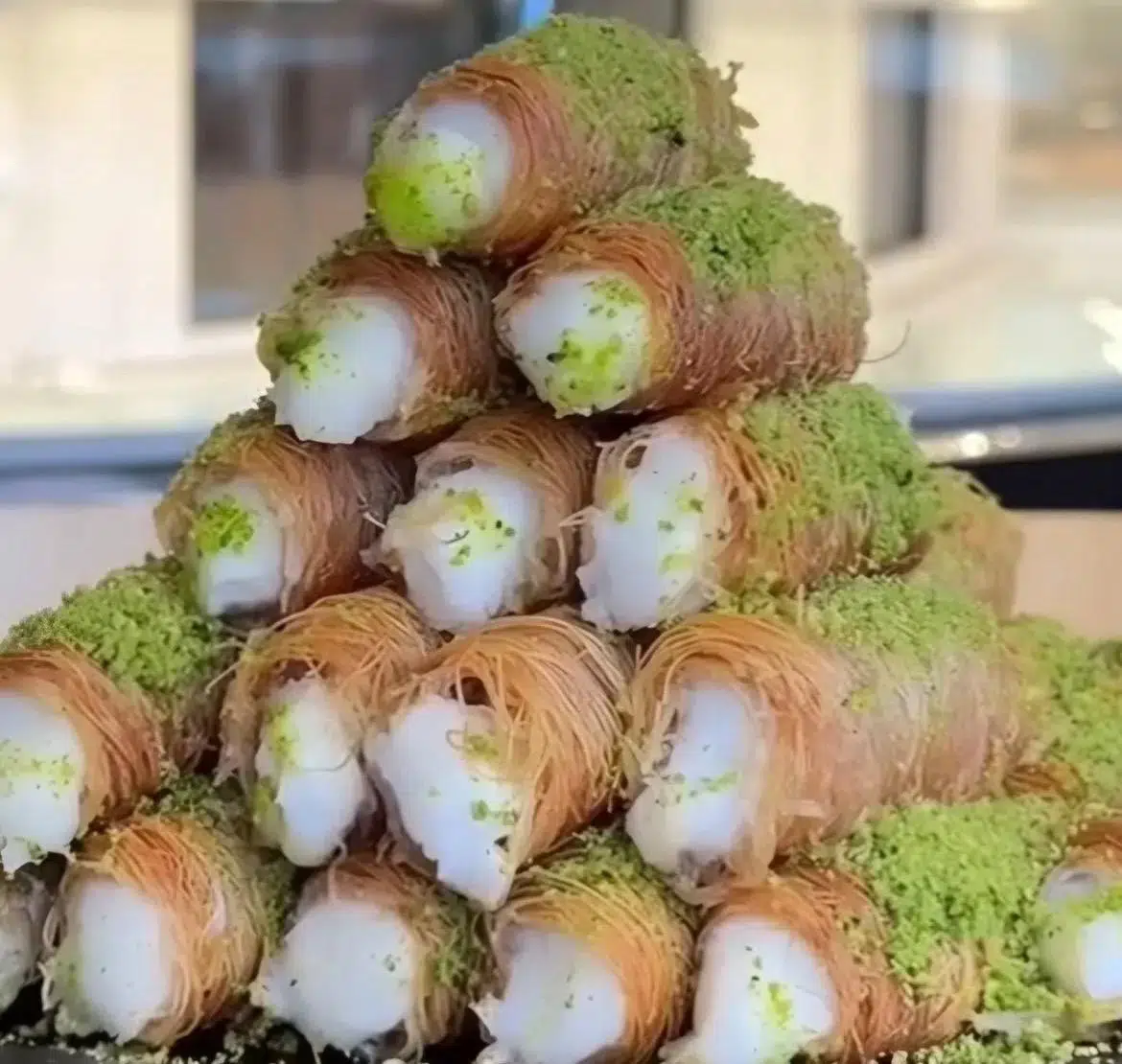 MALDİYEM SARMA TATLI KADAYIFLI lotuslu TATLI 1 KG 